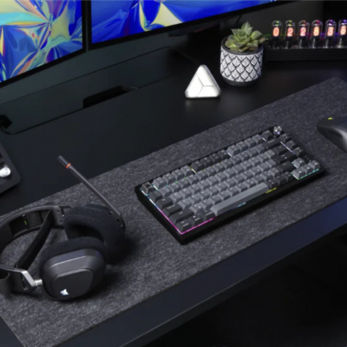 Teclado Mecánico Gamer Corsair K65 PLUS Wireless RGB 75% Inalámbrico