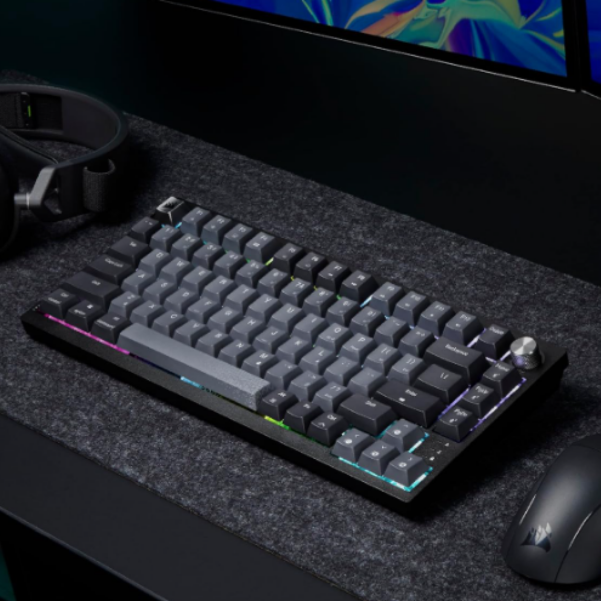 Teclado Mecánico Gamer Corsair K65 PLUS Wireless RGB 75% Inalámbrico
